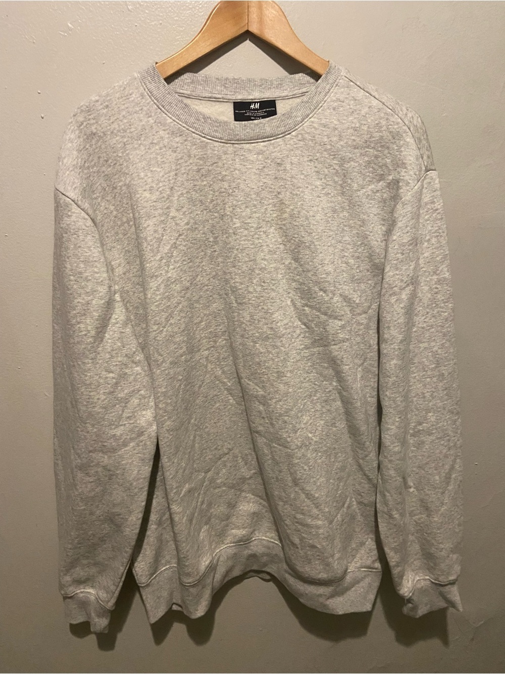 H&M Men’s Light Gray Crewneck Sweatshirt